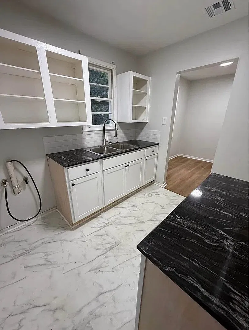 Renovated 3 Bed, 1 Bath Home on Avondale Rd — Photo 4