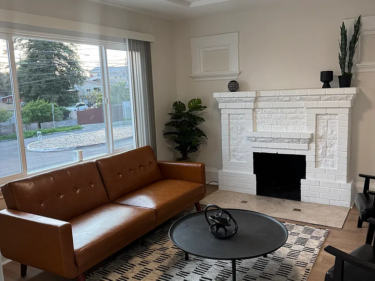4732 Congress Ave — Photo 6