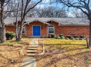 3801 Halifax Ct, Arlington, TX 76013