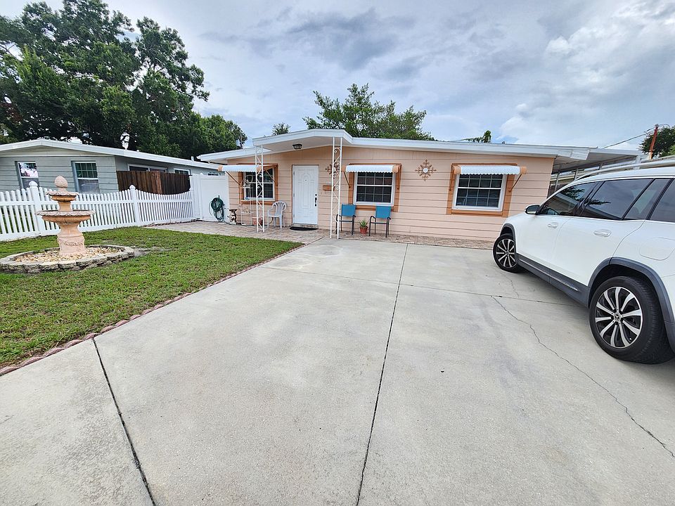 1st image of 813 64th Ave N