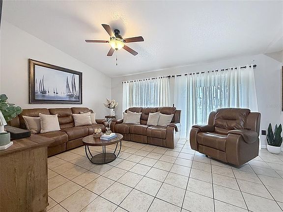 4th image of 522-524 IMPERIAL PLACE