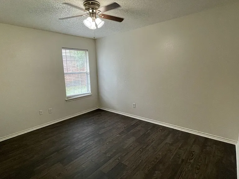 202 Chamblin Dr — Photo 21