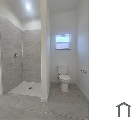 940 Sterling St E — Photo 16