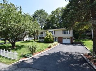 276 Carentan Rd, Hopatcong, NJ 07843