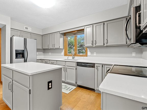 3rd image of 3024 Chisholm Pl