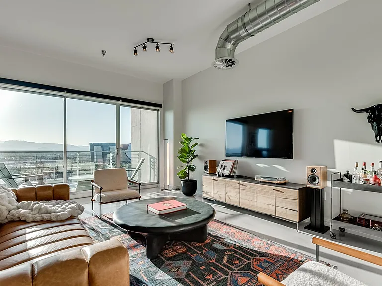 200 Hoover Ave #1502 — Photo 3