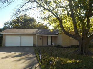 1316 Greenway Dr, Mesquite, TX 75149