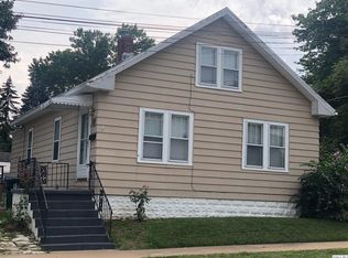 1122 Cedar St, Quincy, IL 62301