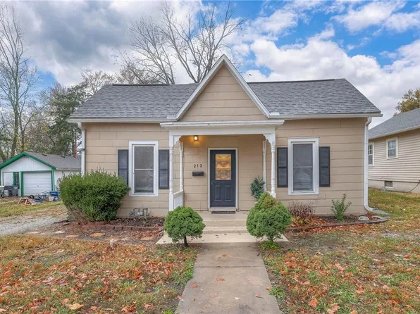 213 N Lake St, Pleasant Hill, MO 64080