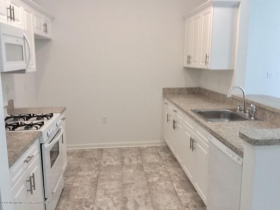 2nd image of 117 Sophee Ln