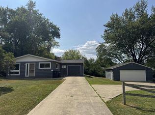 12142 219th AVENUE, Bristol, WI 53104