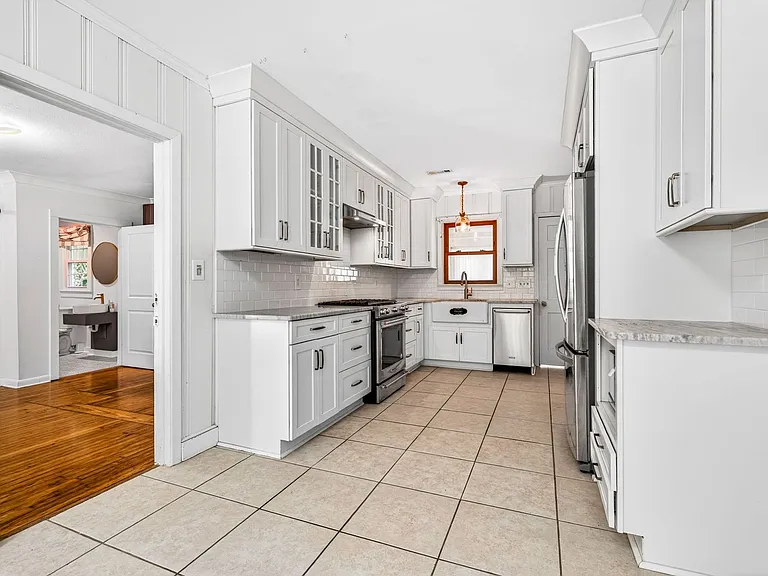 117 Pine Grove Ave — Photo 10
