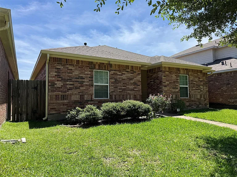 8206 Malago Point Dr — Photo 26