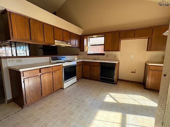 3rd image of 6012 Laci Ln