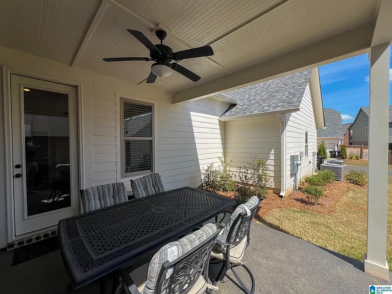 4740 Arden Way — Photo 27