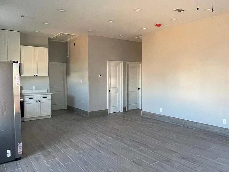 505 Pierre St — Photo 3