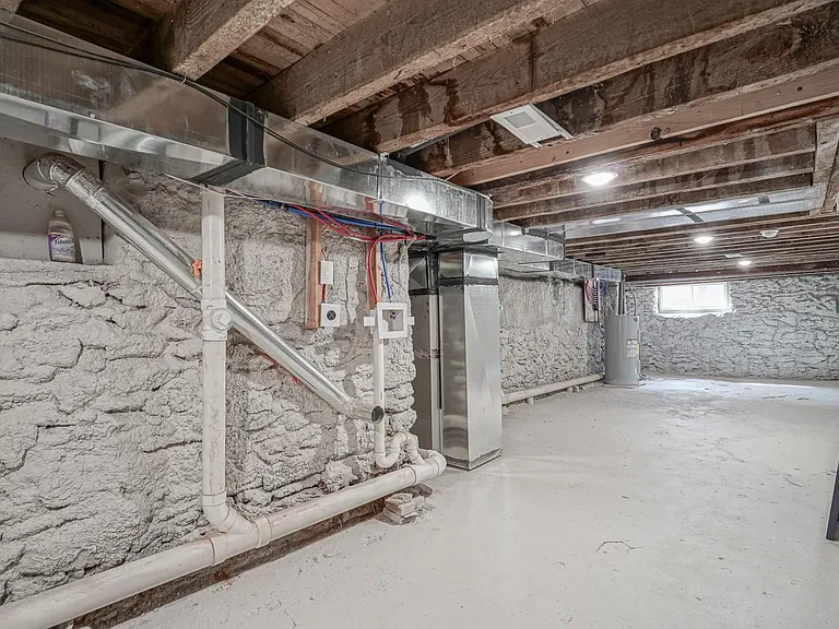 1539 S Wilton St — Photo 26