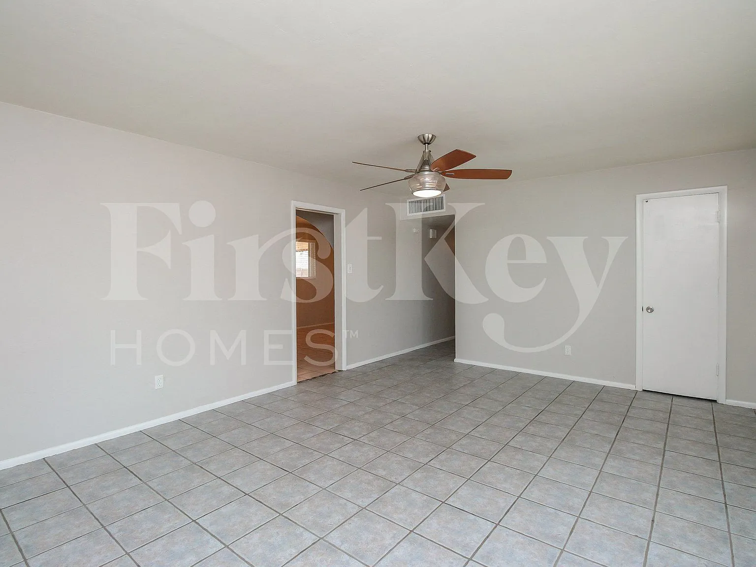 3 bed, 1.5 bath, 1346 sqft, $1,860 — Photo 4