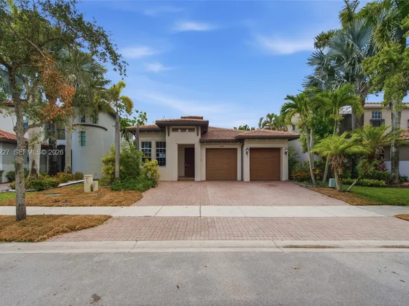 10726 NW 80th Cir, Pompano Beach, FL 33076