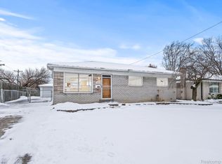11810 Highland Dr, Warren, MI 48089