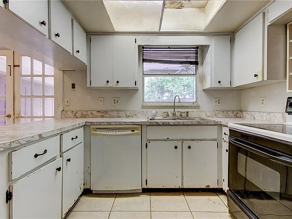 2nd image of 1216 Bell Dr