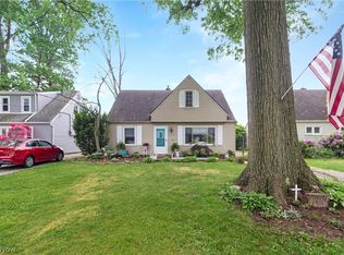 24025 Knickerbocker Rd, Bay Village, OH 44140