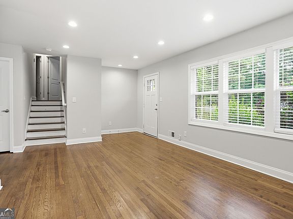 4th image of 2590 McGlynn Dr