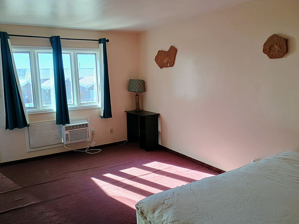 1st image of 960 N 3rd St APT 19