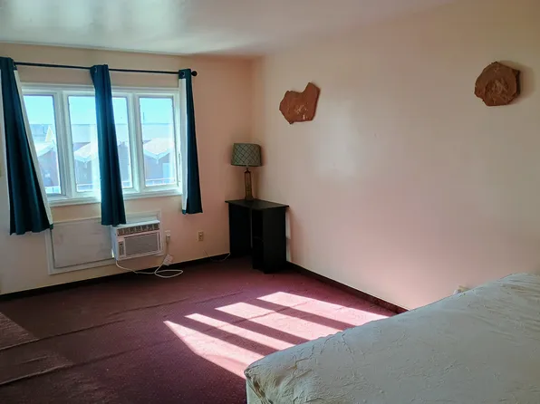 960 N 3rd St, Laramie, WY