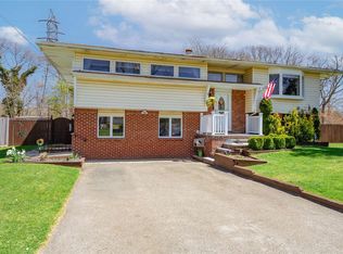 174 Tudor Rd, Centereach, NY 11720