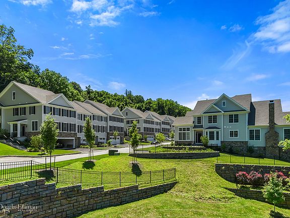 3rd image of 50 Dennis Ln