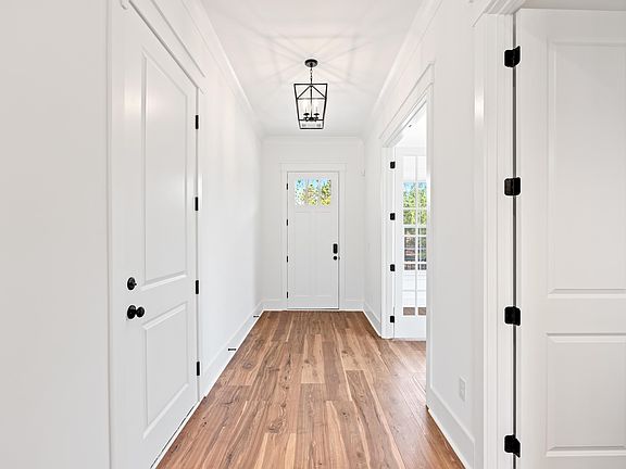 5th image of 107 Halowell Ln