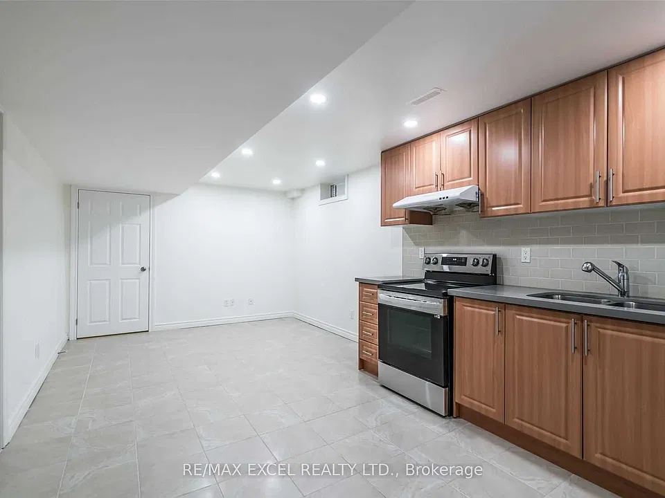 125 Mary Pearson Dr #BASEMENT