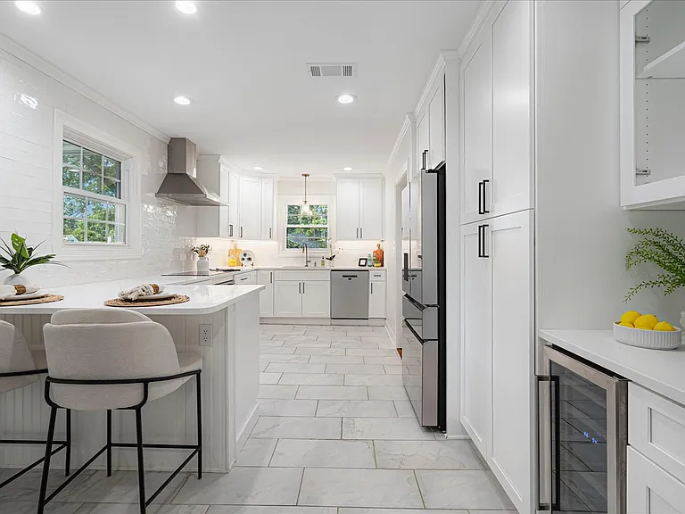 4525 Sequoia Rd — Photo 16