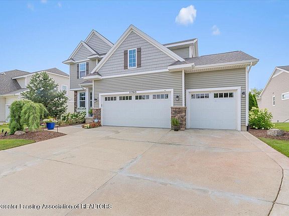 4th image of 11760 Claridge Dr
