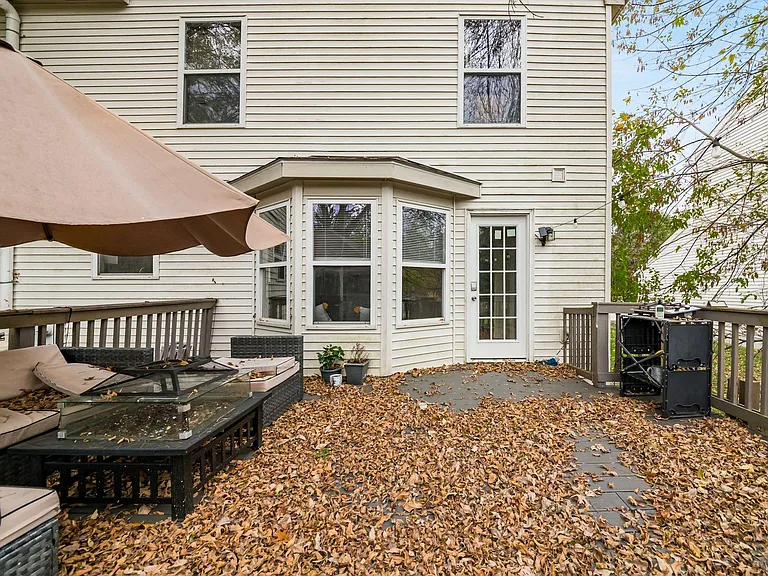 8911 Garrett St — Photo 43