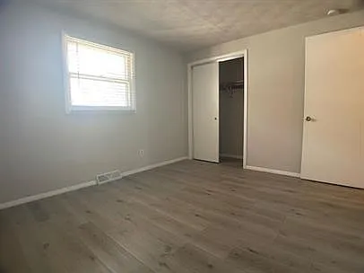 1105 E Samuel Ave #1