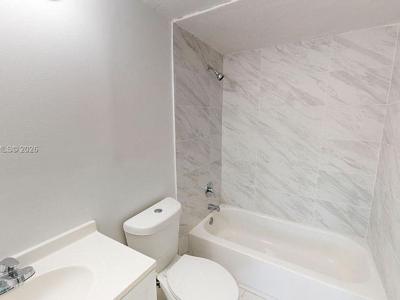 4th image of 505 NE 140th St