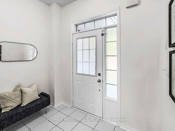 4th image of 49 Rimrock Cres