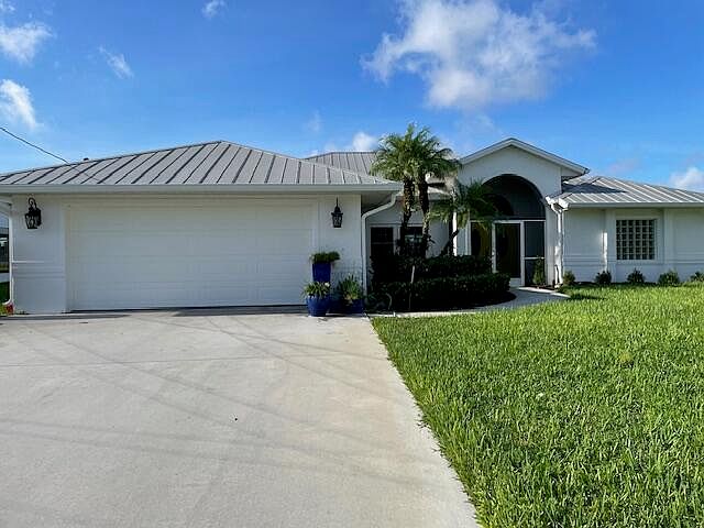 1st image of 1618 SW Lexington Drive
