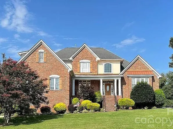 140 Hunters Hill Dr, Statesville, NC 28677