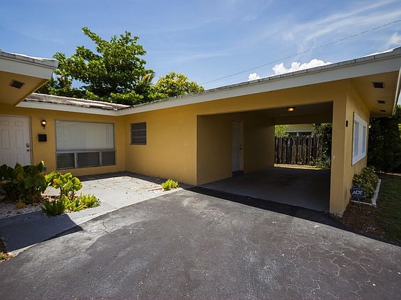 3rd image of 800 NW 29th Ct