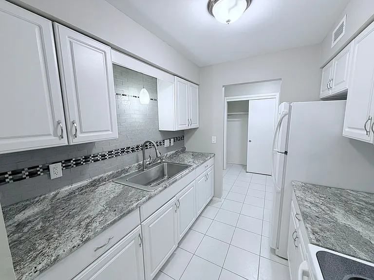 2210 Midland Grove Rd #206 — Photo 6