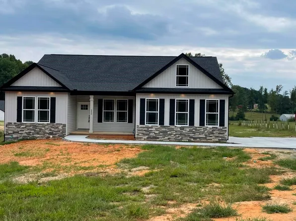 245 Bradley Dill Rd, Campobello, SC 29322