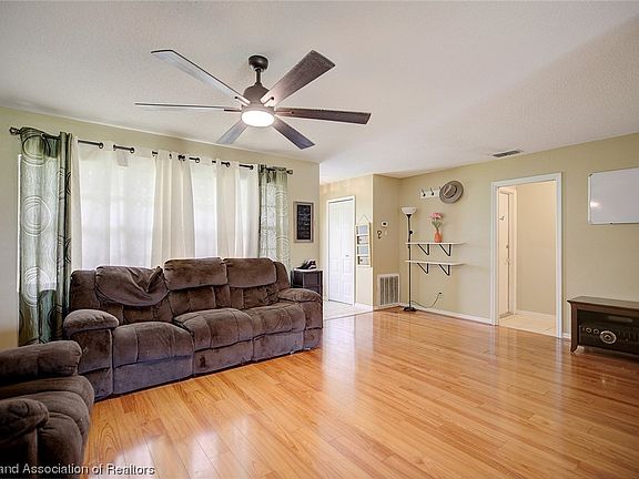 5th image of 1333 Duane Palmer Blvd