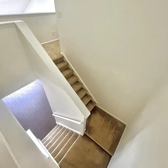 425 Tiburon Dr — Photo 12