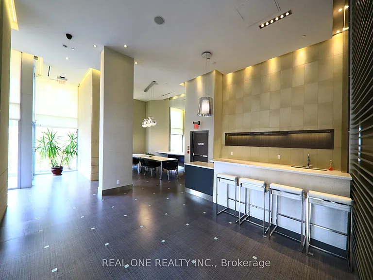 500 Sherbourne St #506 — Photo 21