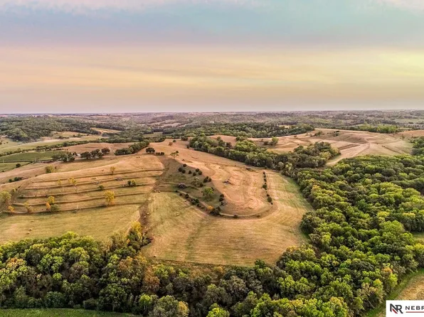 5751 Zikas Dr, Blair, NE 68008