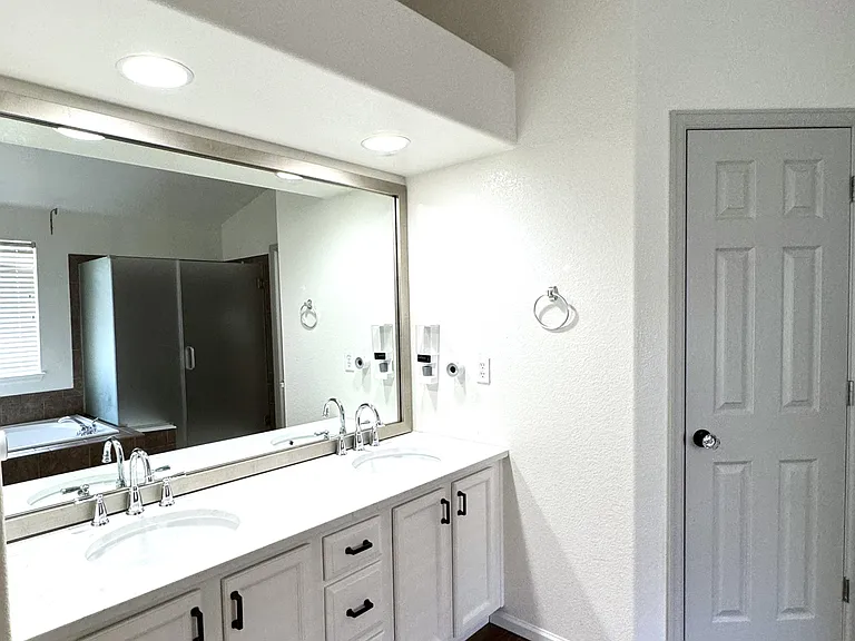 8359 Liverpool Cir — Photo 14
