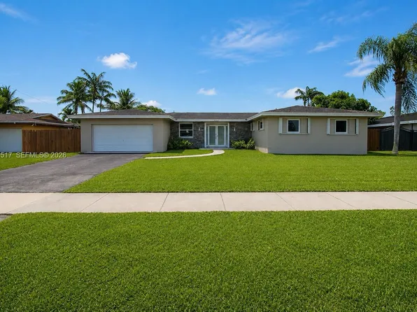 15446 SW 99th Ave, Miami, FL 33157